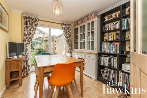 2 Forge Fields, Lydiard Millicent, Swindon, SN5 3WS