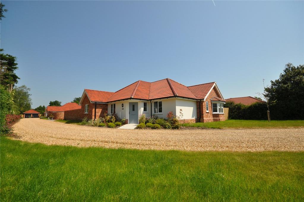 Fieldley Close, Bradfield, Manningtree, Essex, CO11 3 bed bungalow for