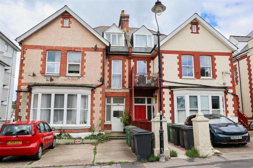 Chapel Park Road, St. LeonardsOnSea 1 bed flat £825 pcm (£190 pw)