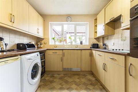 3 Berwick Close, Chesterfield, S40 3NY