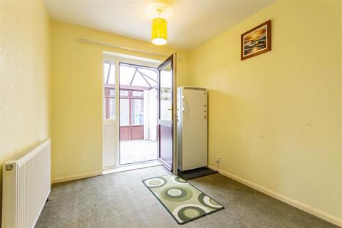 3 Berwick Close, Chesterfield, S40 3NY