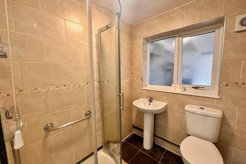 9 Ashley Gardens, Codsall, Wolverhampton, WV8 1AX