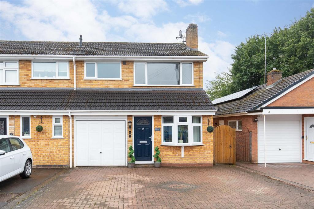 Ettington Close, Wellesbourne, Warwick 3 bed semidetached house for