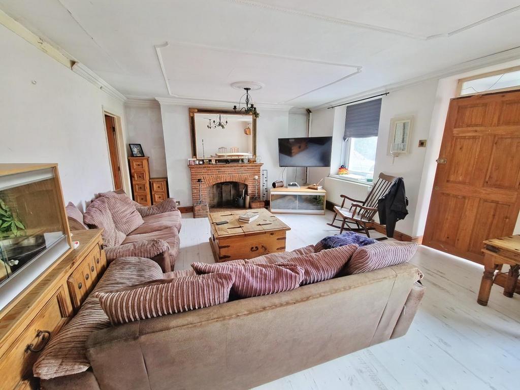 Felindre Road, Pencoed, Bridgend 3 bed semidetached house for sale £260,000