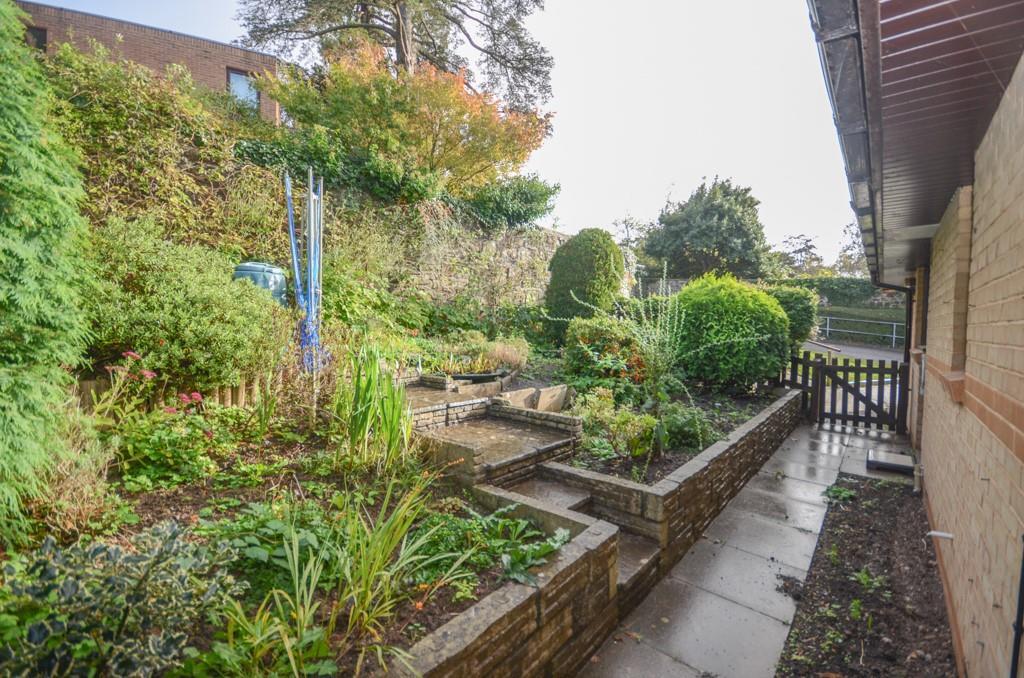 Rear garden pic 2.jpg
