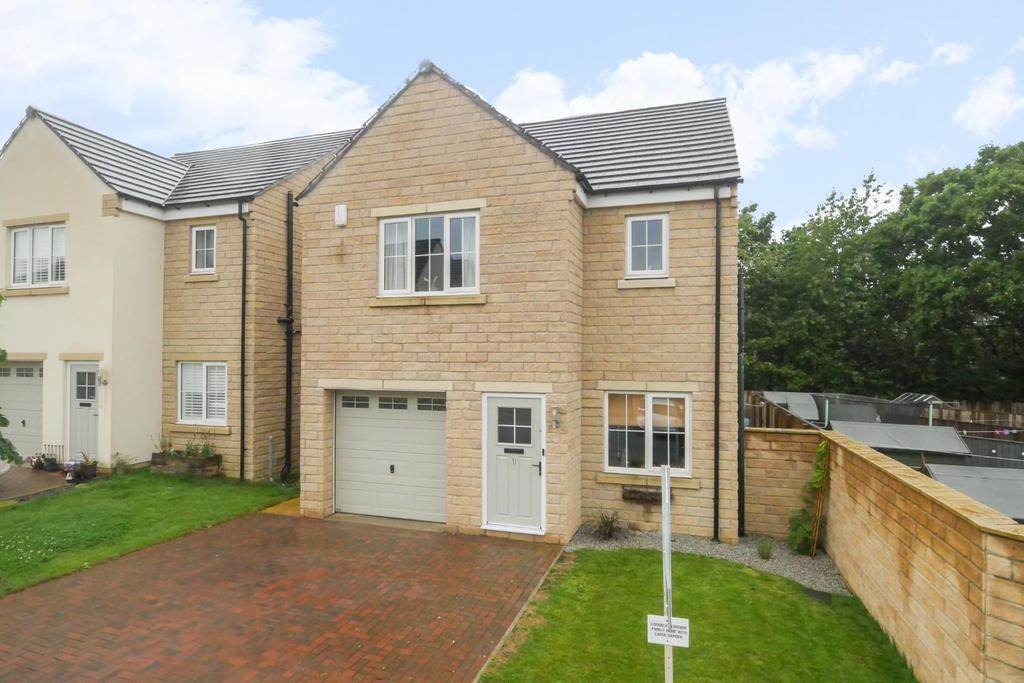 Galloway Grove, Pudsey, LS28 7FT 3 bed detached house for sale £385,000