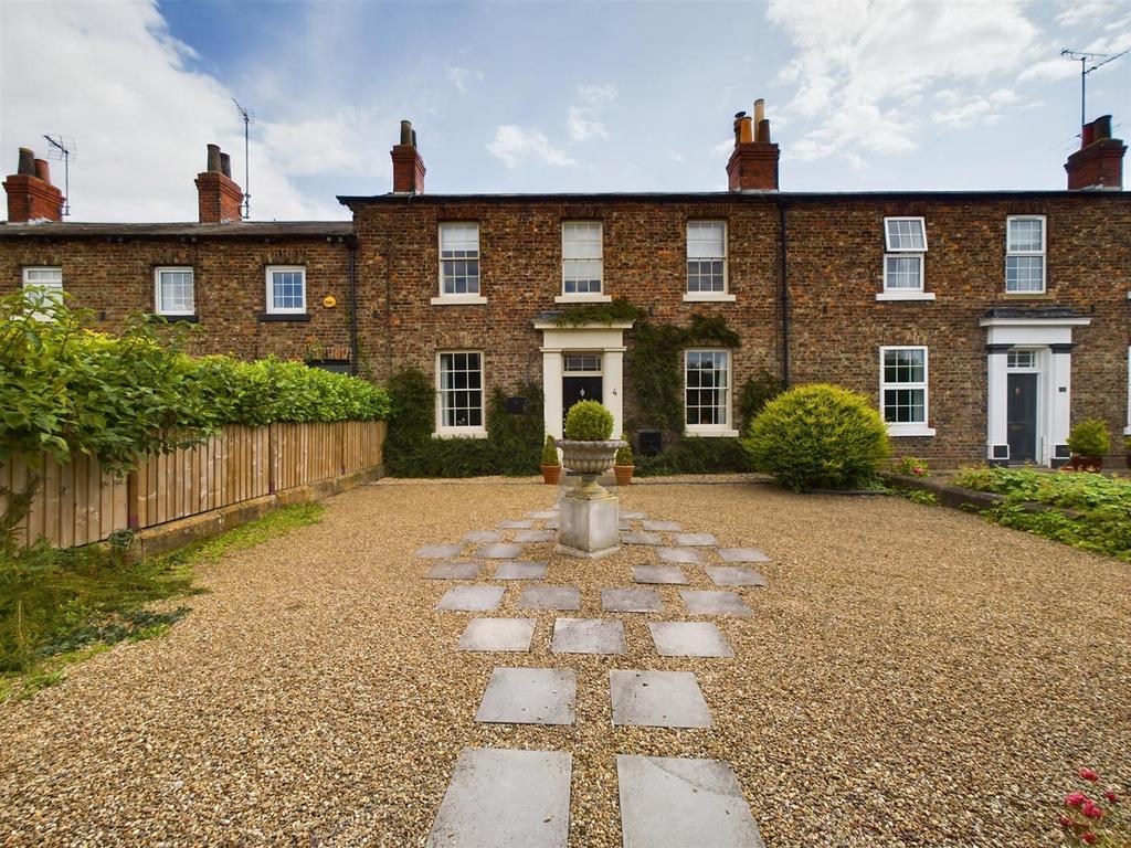 4, Church Street, Norton, Malton, North Yorkshire,YO17 9HS 4 bed house