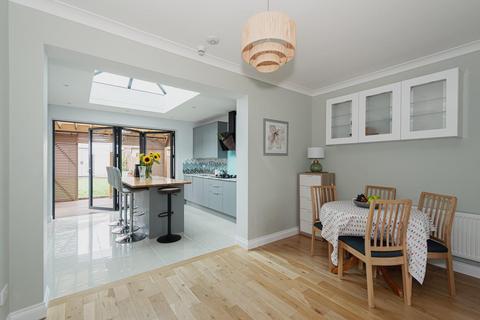 15 Boscombe Road, Worcester Park, KT4 8PJ