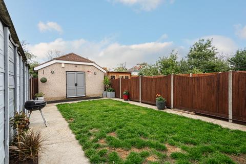 15 Boscombe Road, Worcester Park, KT4 8PJ