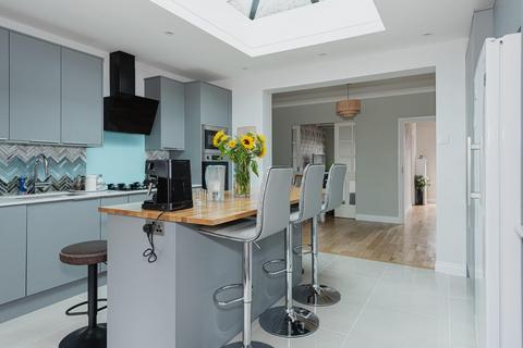 15 Boscombe Road, Worcester Park, KT4 8PJ