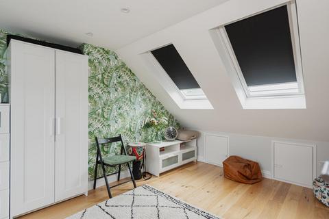 15 Boscombe Road, Worcester Park, KT4 8PJ
