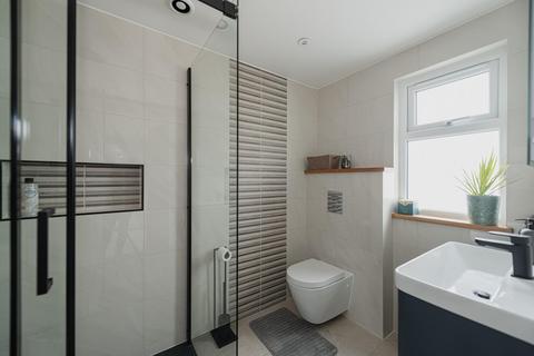 15 Boscombe Road, Worcester Park, KT4 8PJ