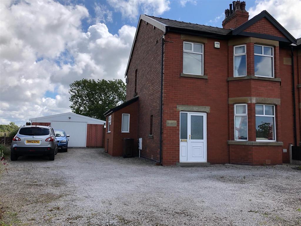 Southport Road, Barton, Ormskirk 3 bed detached house £325,000