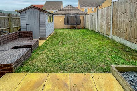25 Larch Grove, Southminster, CM0 7FN