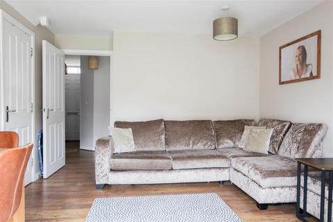 25 Larch Grove, Southminster, CM0 7FN