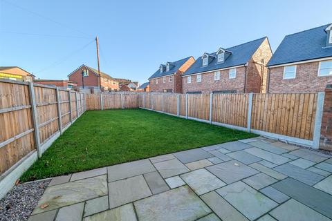 4 bedroom townhouse for sale, Lombard Street, Atherton, Manchester