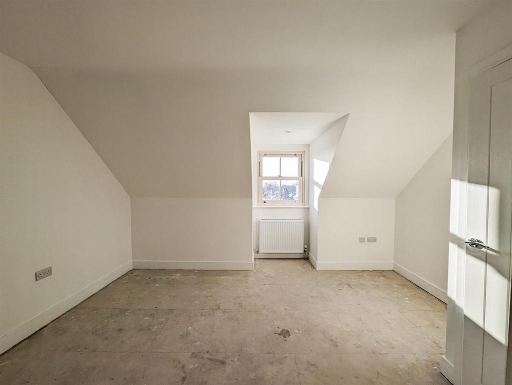 Main bedroom  (3).jpg