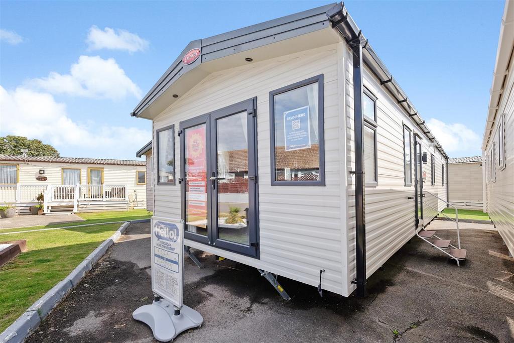 Faversham Road, Seasalter, Whitstable 3 bed park home for sale £75,995
