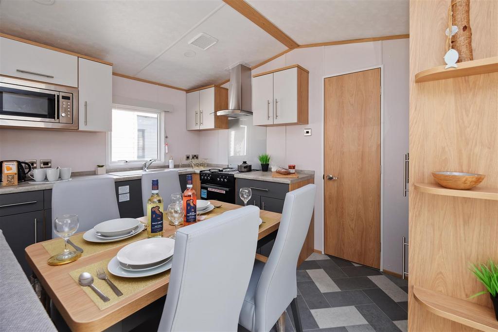 Faversham Road, Seasalter, Whitstable 3 bed park home for sale £75,995