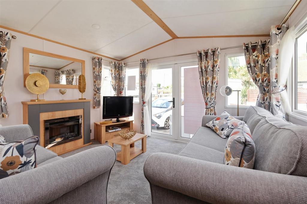 Faversham Road, Seasalter, Whitstable 3 bed park home for sale £75,995