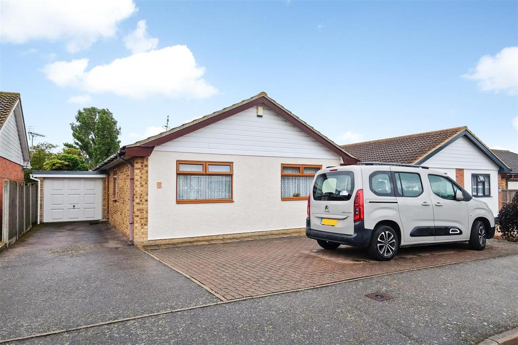 Wauchope Road, Seasalter, Whitstable 3 bed detached bungalow for sale