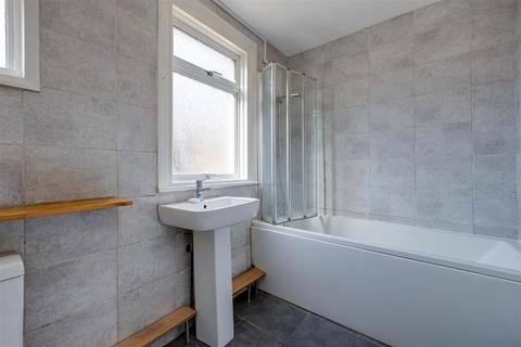 26 Watcombe Road, London, SE25 4UZ