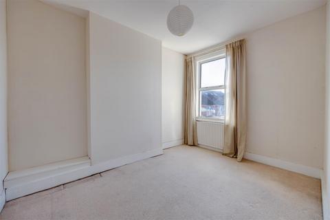26 Watcombe Road, London, SE25 4UZ