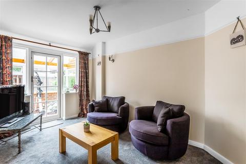 62 Woodfield Lane, Ashtead, KT21 2BS