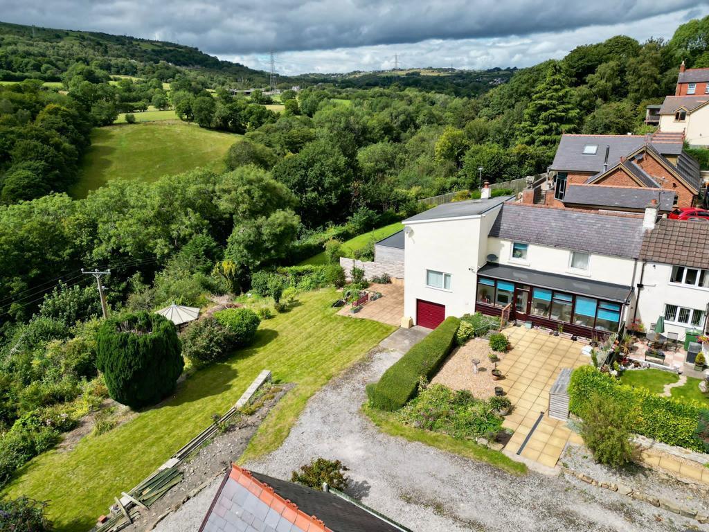 50 Middle Road, Coedpoeth, Wrexham 3 bed semidetached house for sale £350,000