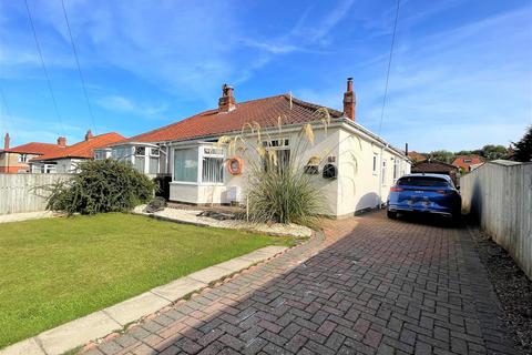 3 bedroom semi-detached bungalow for sale - Scholes Park Road, Scarborough