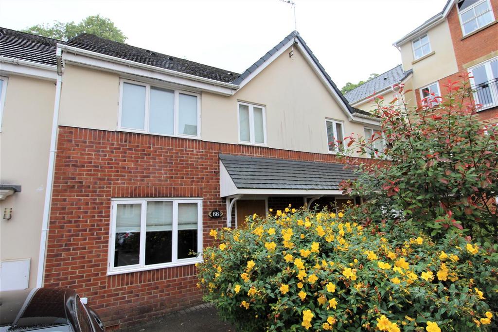 Clarendon Gardens, Bromley Cross, Bolton 2 bed mews £700 pcm (£162 pw)
