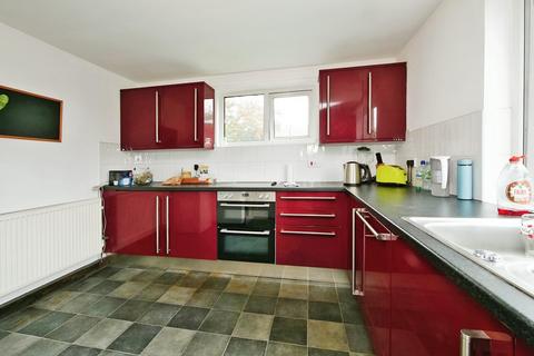 2 bedroom flat for sale, Ancress Walk, York