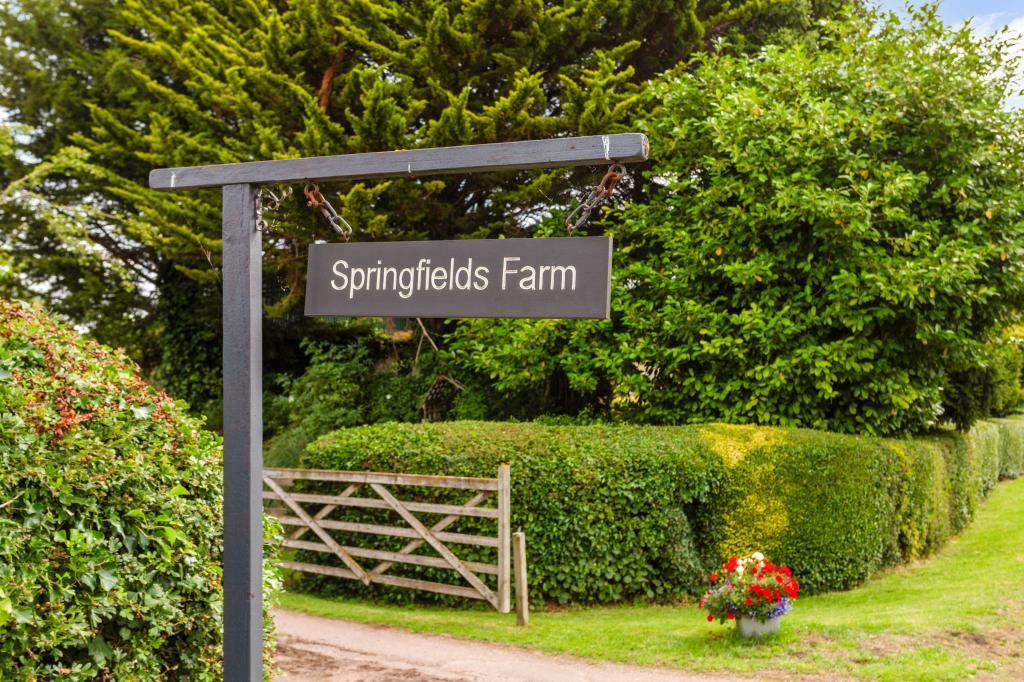 Springfields Farm 321635  (2).jpg