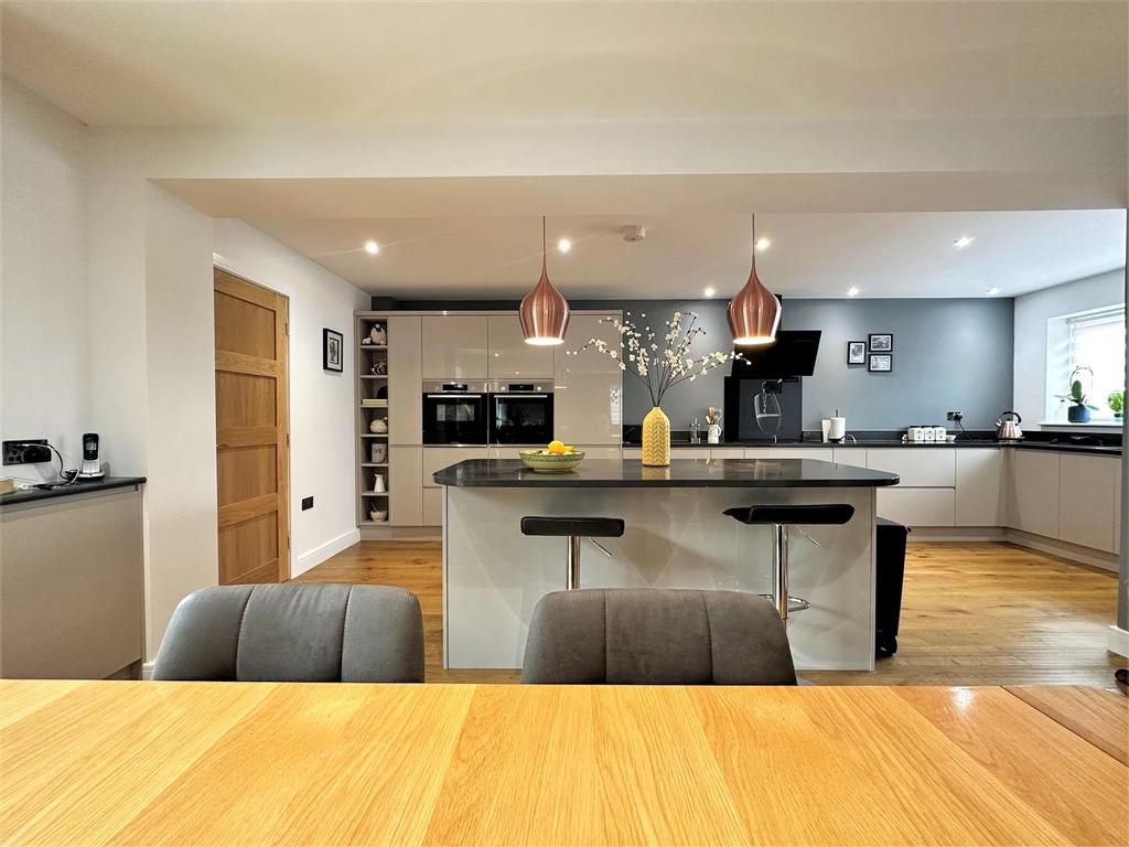 Dining Kitchen 522