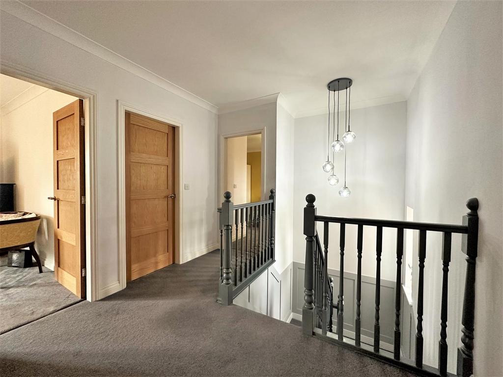 First Floor Landing 485