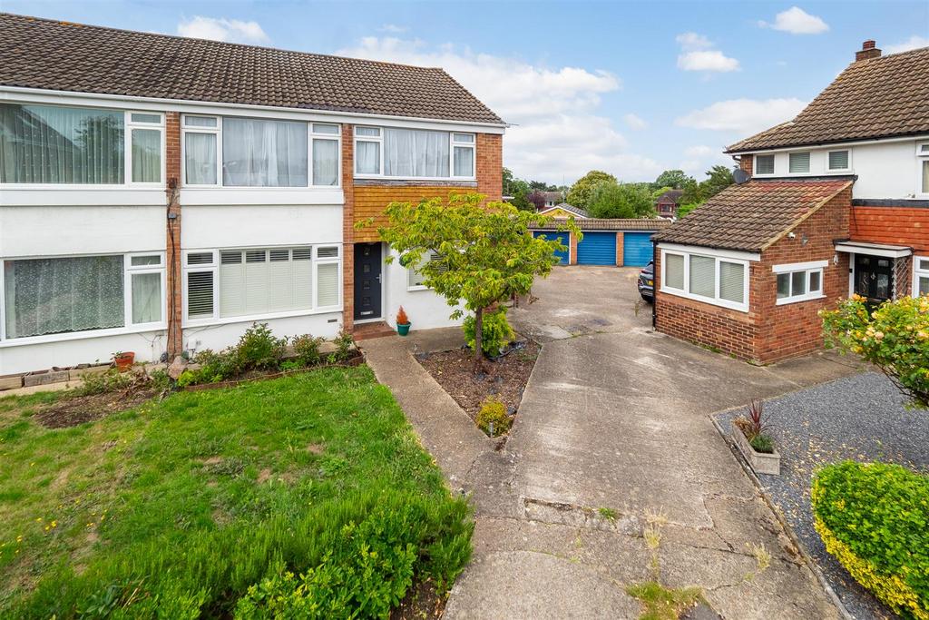 Chilworth Gardens, Sutton 2 bed for sale £335,000