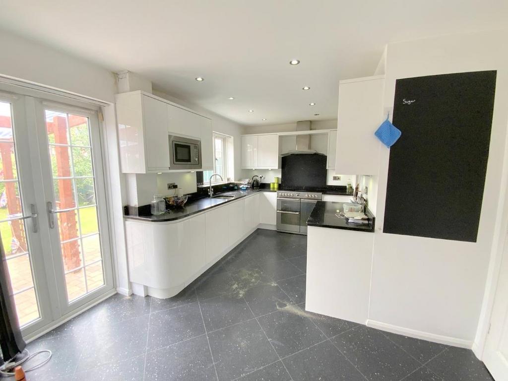 Selwyn Court, Grimsby 4 bed detached house for sale £225,000