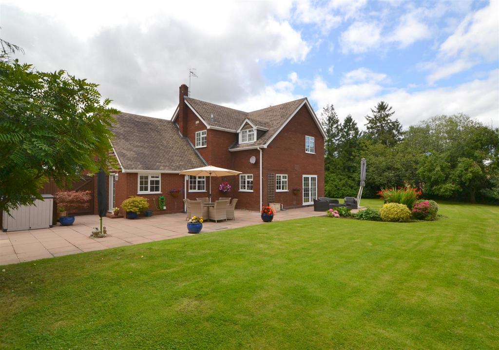 Kinnersley 4 bed detached house for sale £750,000