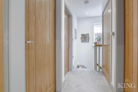 The Greswold New Road, Studley, B80 7LY
