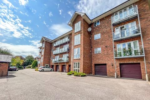 2 bedroom flat for sale, Beachy Head View, St Leonards-on-Sea, TN38