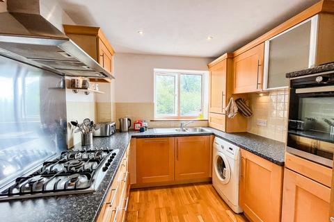 2 bedroom flat for sale, Beachy Head View, St Leonards-on-Sea, TN38