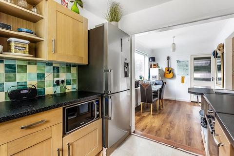 58 Windfield, Leatherhead, KT22 8UQ