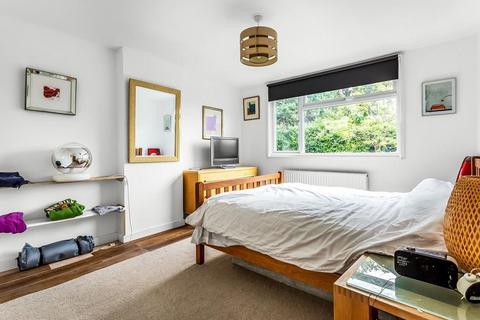 58 Windfield, Leatherhead, KT22 8UQ