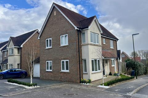 4 bedroom house for sale, Barry Drive, Haywards Heath, RH16