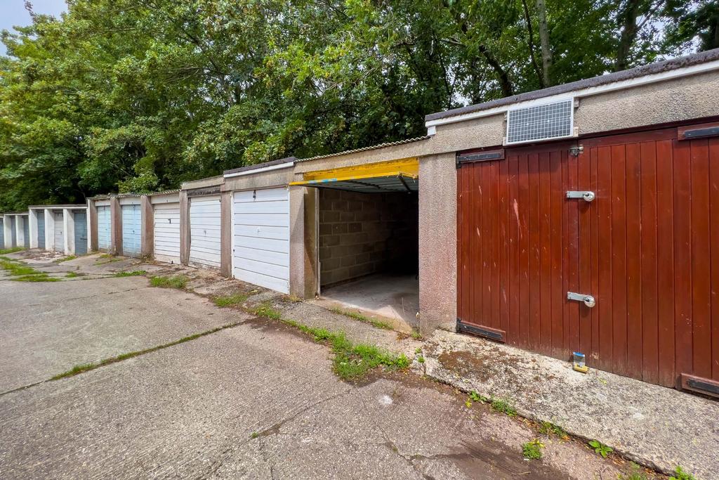 Garage at Hawkins Avenue, Torquay Garage £100 pcm (£23 pw)