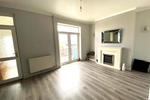 3 bedroom semi-detached house for sale - Highland Crescent, Dyffryn Cellwen, Neath, Neath Port Talbot.