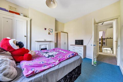 60 Elmer Road, London, SE6 2ER