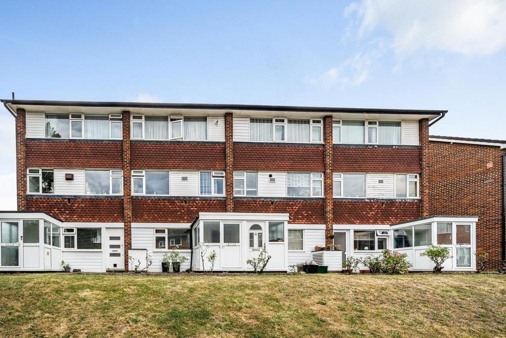Abbey Park, Beckenham 2 bed for sale £325,000
