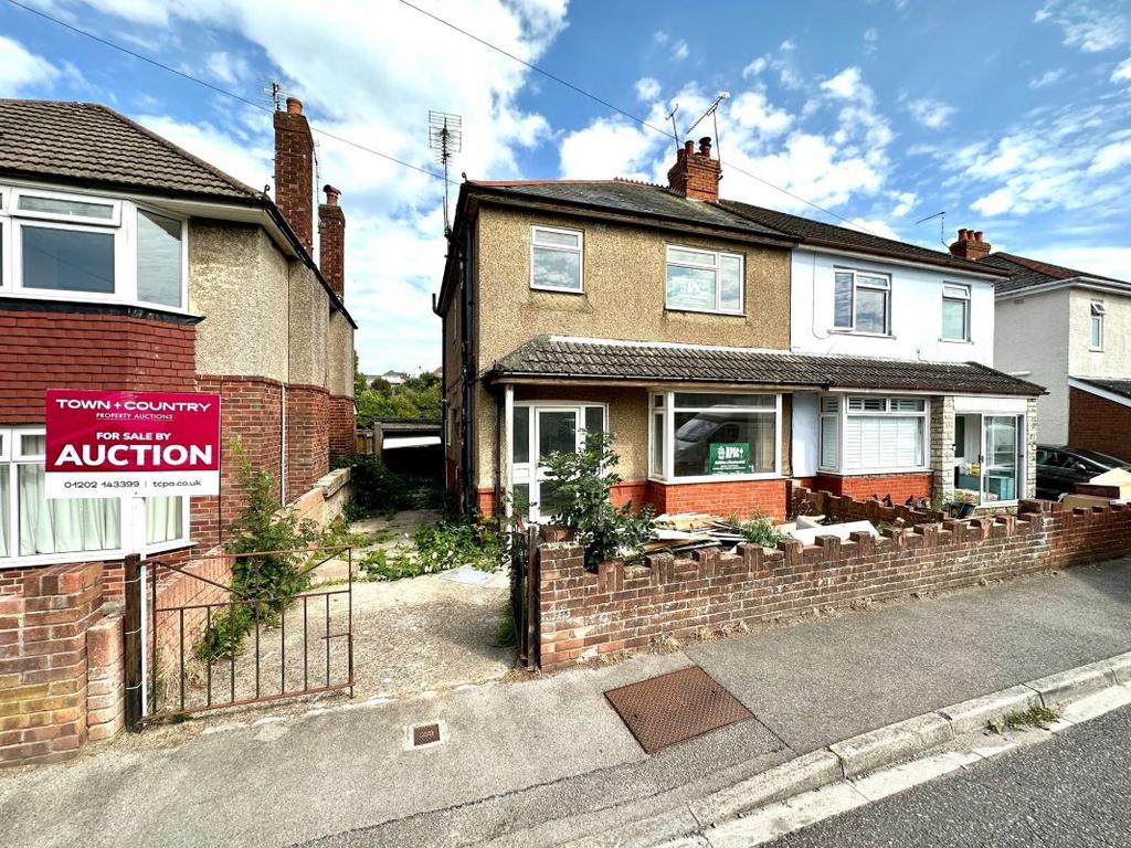 92 Uppleby Road, Parkstone, Poole, Dorset, BH12 3DF 3 bed semidetached