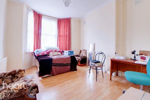 2 bedroom maisonette for sale, Willesden Junction